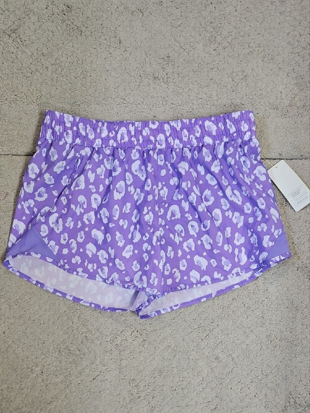 All in Motion Animal‎ Print Mid Rise Run Shorts in Purple Size Medium NWT - Picture 4 of 6